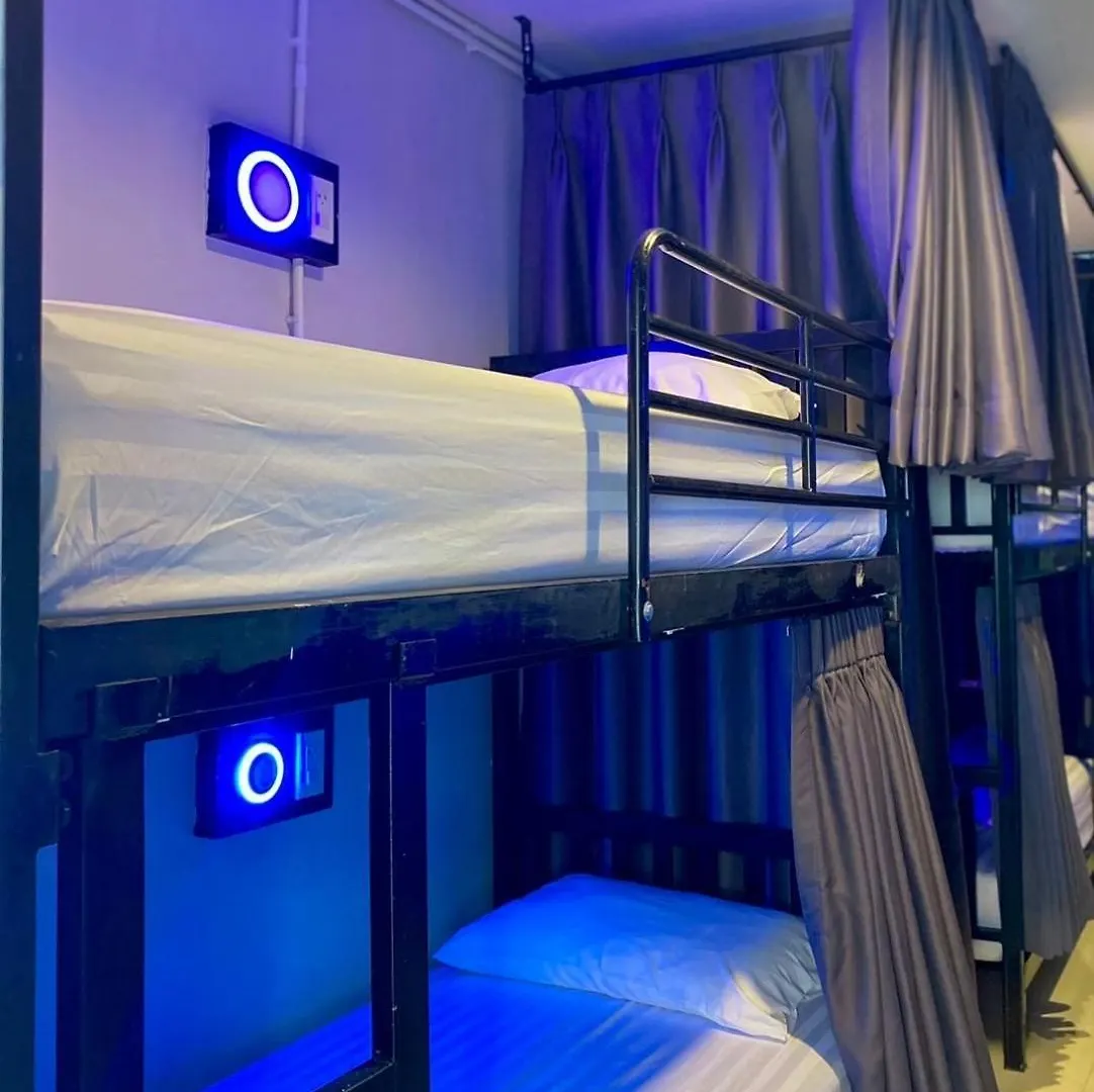 Capsule hotel Longdoo Hostel Phi Phi Don